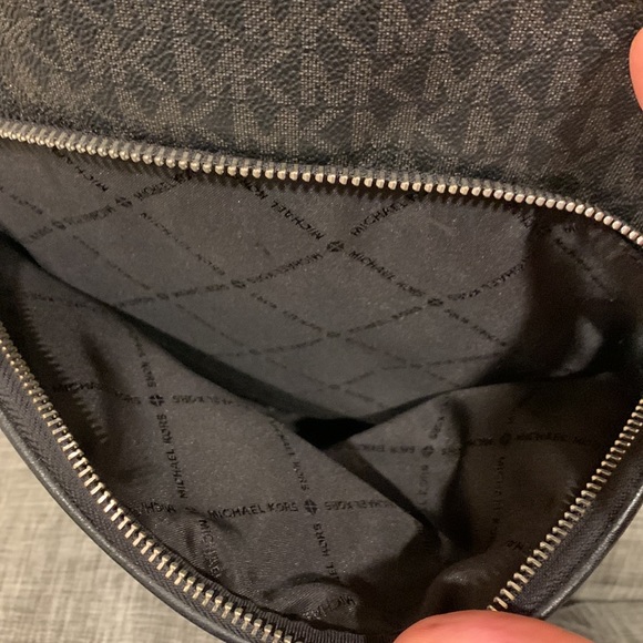 Michael Kors Large Jet Set Signature Logo Travel Backpack EUC - Picture 12 of 17